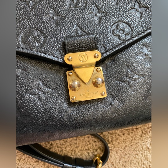 Authentic Louis Vuitton Pochette Metis - Picture 5 of 9